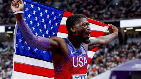 南京苏酒勇夺CBA胜利，登顶排行榜首位。